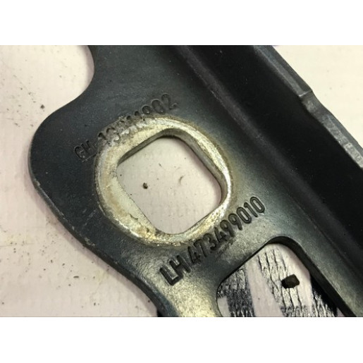 Петля капота левая Opel Corsa D 2006-2014 13311902